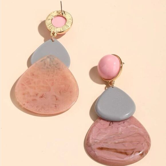 5/$25 PINK RESIN DANGLES - Picture 2 of 4